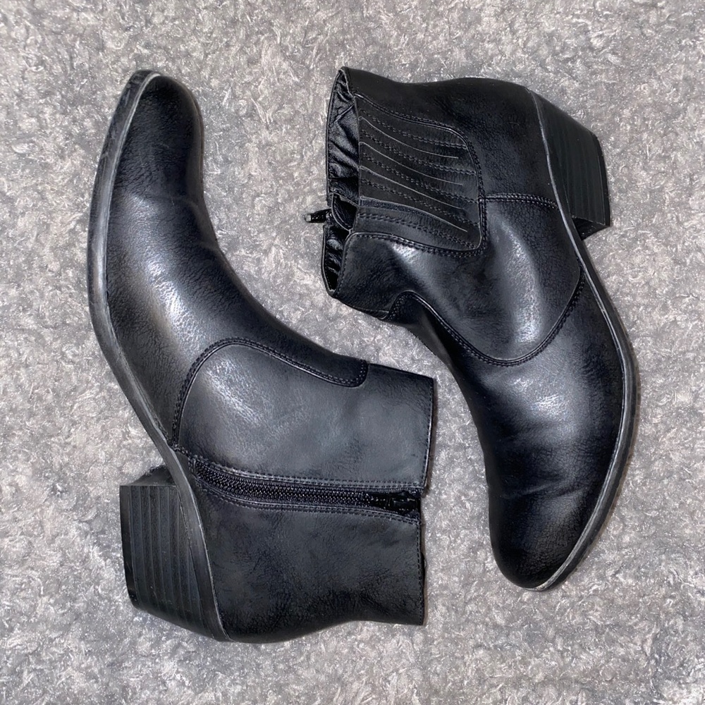 🖤Black Booties🖤